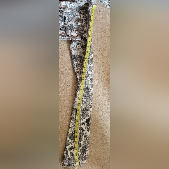 7 For All Mankind Jeans The Skinny in Etched Floral womens size 29 white & black - Picture 8 of 9